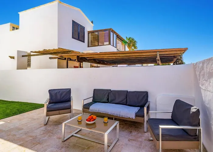 Вилла Karina By *