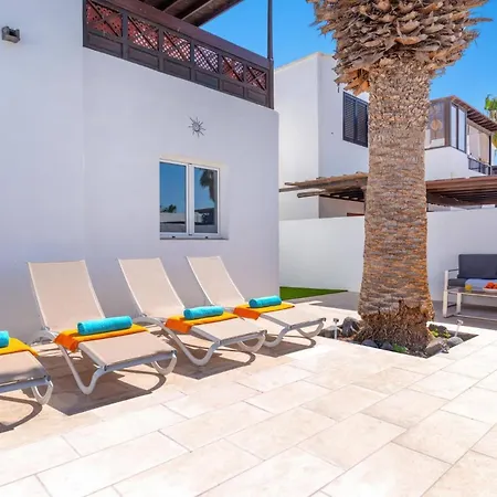 Karina By فيلة بويرتو ذيل كارمين